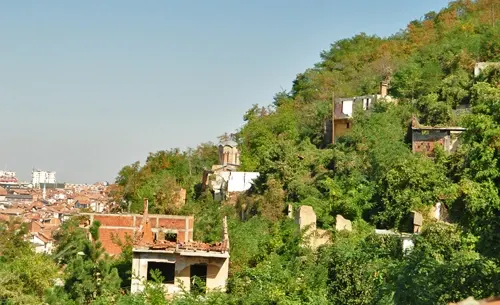 Bairro sérvio em Prizren, devastado pelos albaneses vitoriosos.