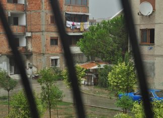 Momentos: Aquele Café em Lushnje