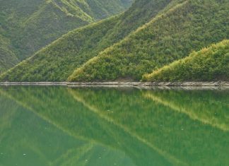 Momentos: Subir o lago Koman