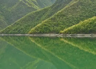 Momentos: Subir o lago Koman
