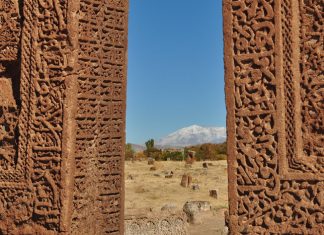 Visitar cemitérios: de mãos dadas com o charme