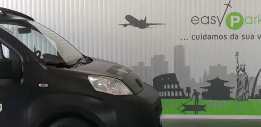 E quando o carro tem de ficar no aeroporto…?