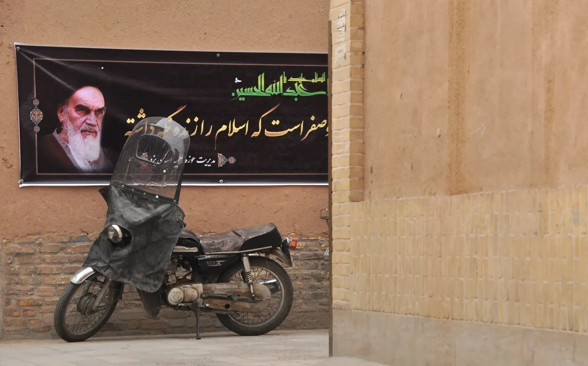 yazd-02-02