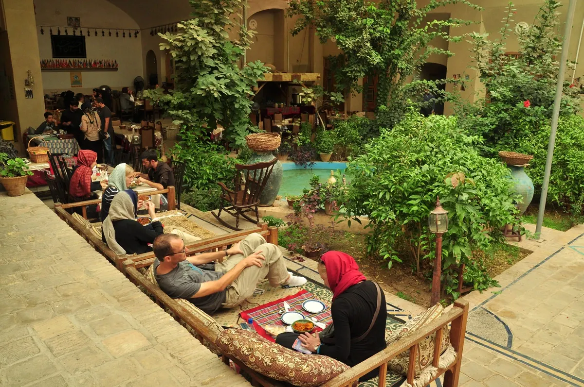 yazd-02-12