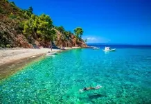 Grécia abre praias com drones a pairar