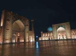 Locais: Registan, em Samarkand no Ubzequistão