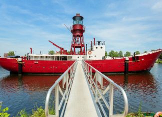 Hotéis Marados (10): O Farol Flutuante