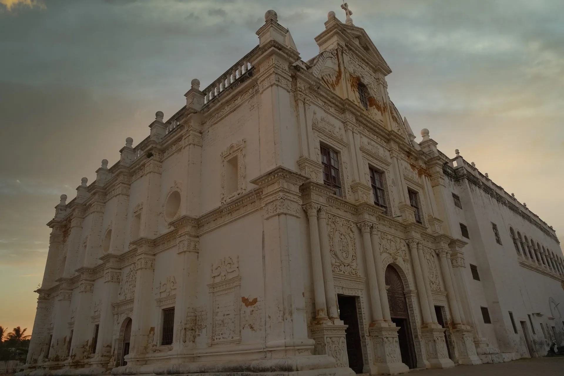 Uma vista geral da igreja de São Paulo, a única activa a servir a comunidade cristã de Diu