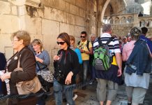Dubrovnik Combate Turismo de Massas