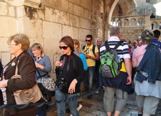 Dubrovnik Combate Turismo de Massas