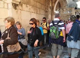 Dubrovnik Combate Turismo de Massas
